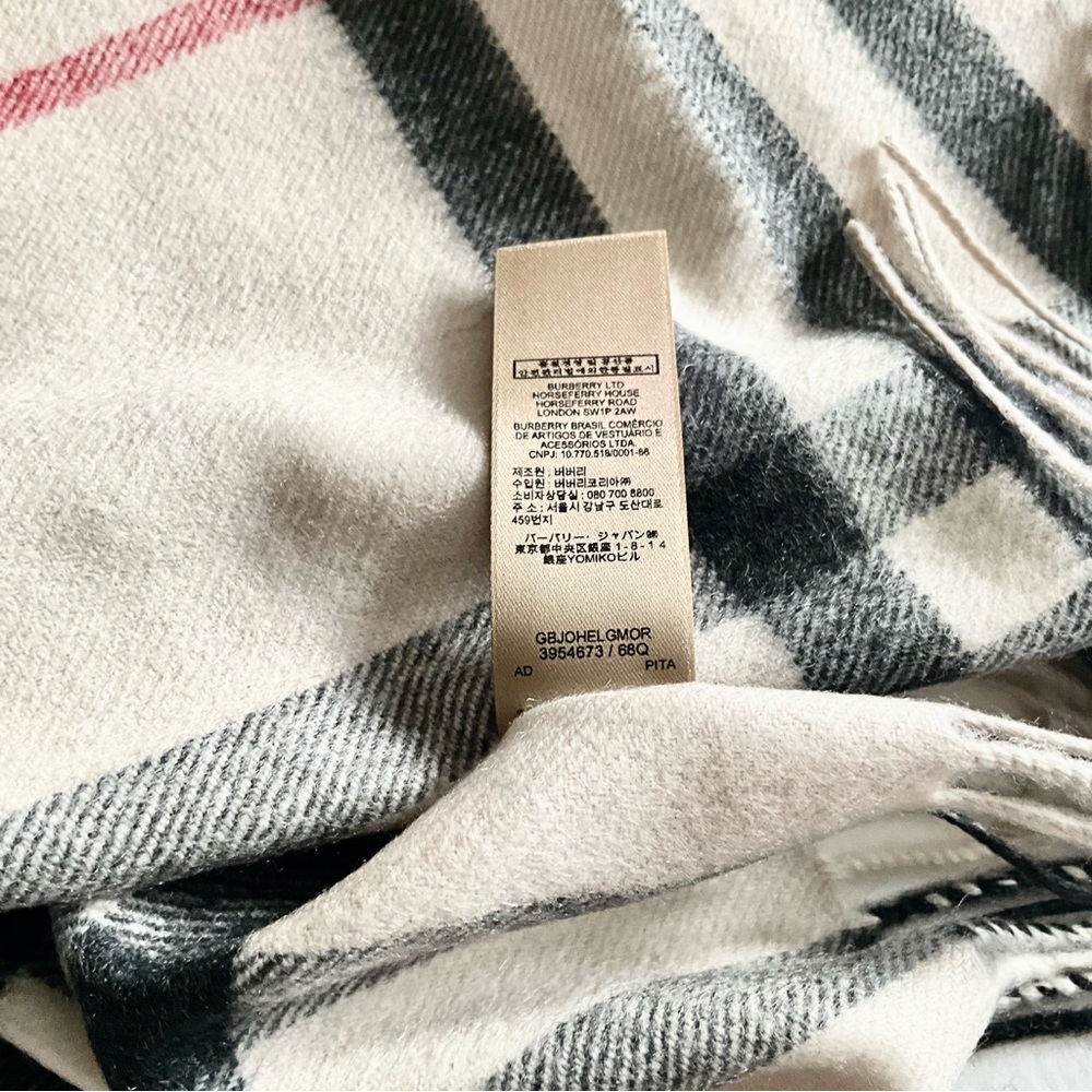 BURBERRY LONDON CLASSIC CHECK CASHMERE SCARF - Picture 7 of 7